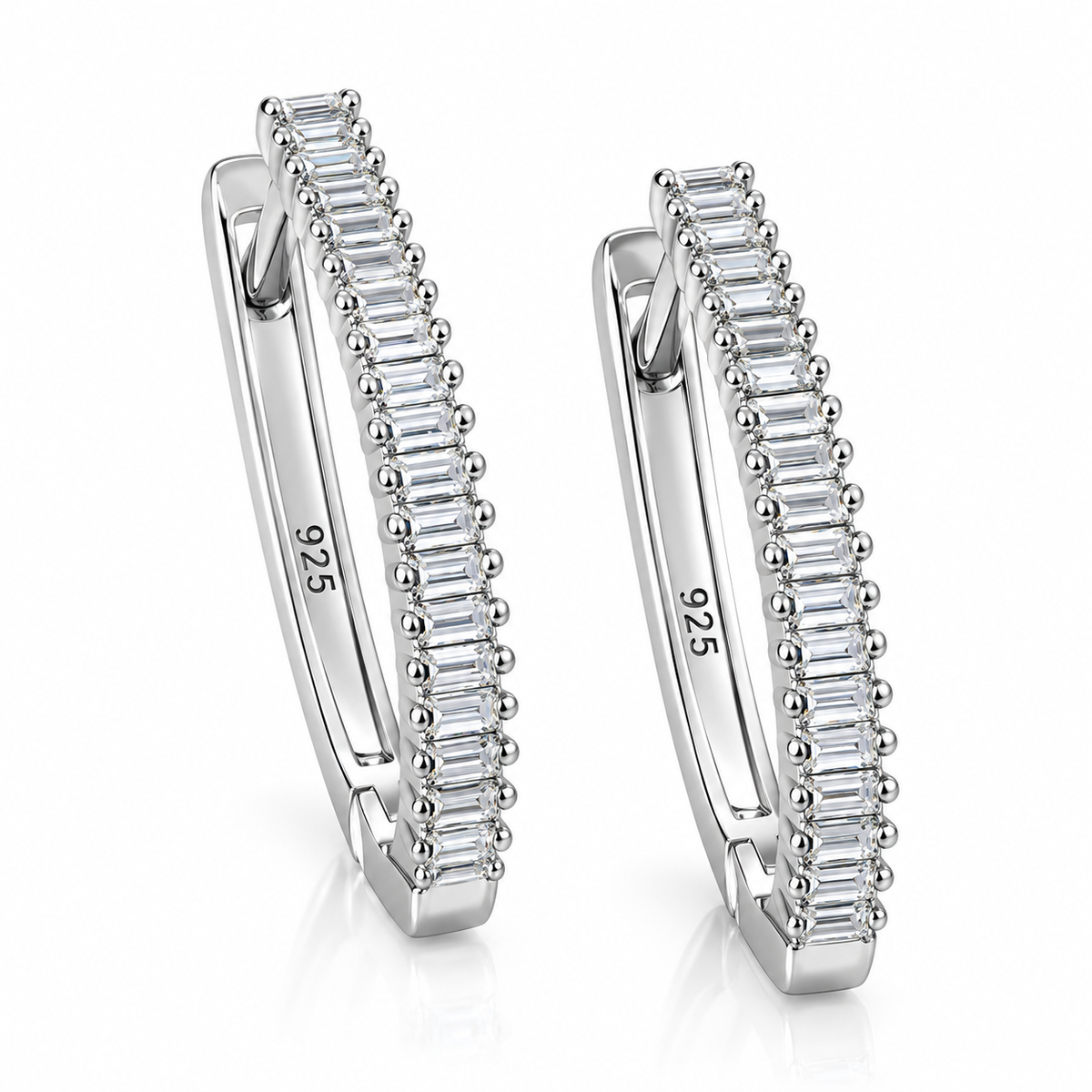 Cercei Argint 925 Baguette Elegance – Design Curbat cu Pietre Strălucitoare, 2,5 cm. CD694