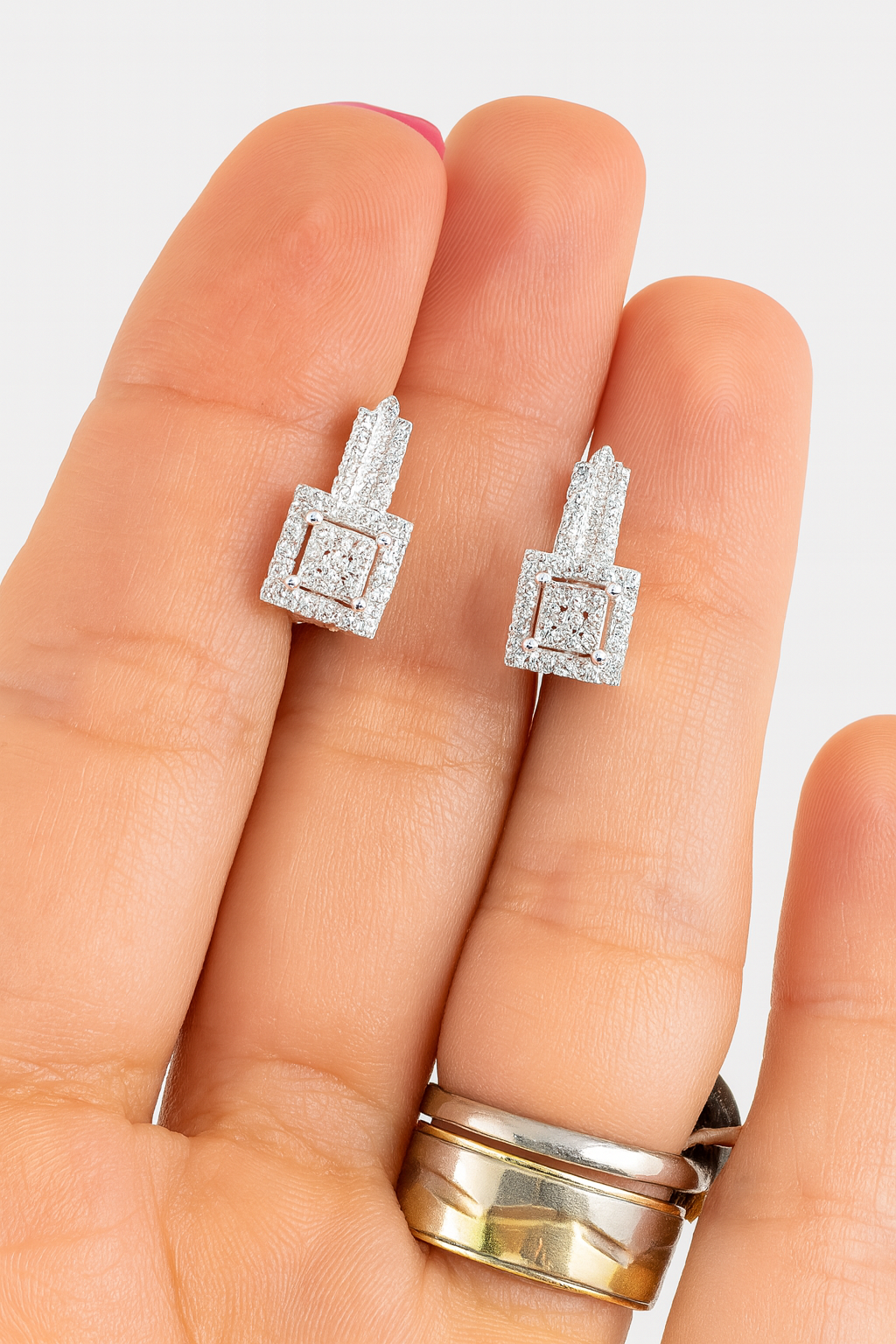 Cercei din Argint 925 Square Elegance cu ZirconiI, Design Geometric și Strălucire Premium