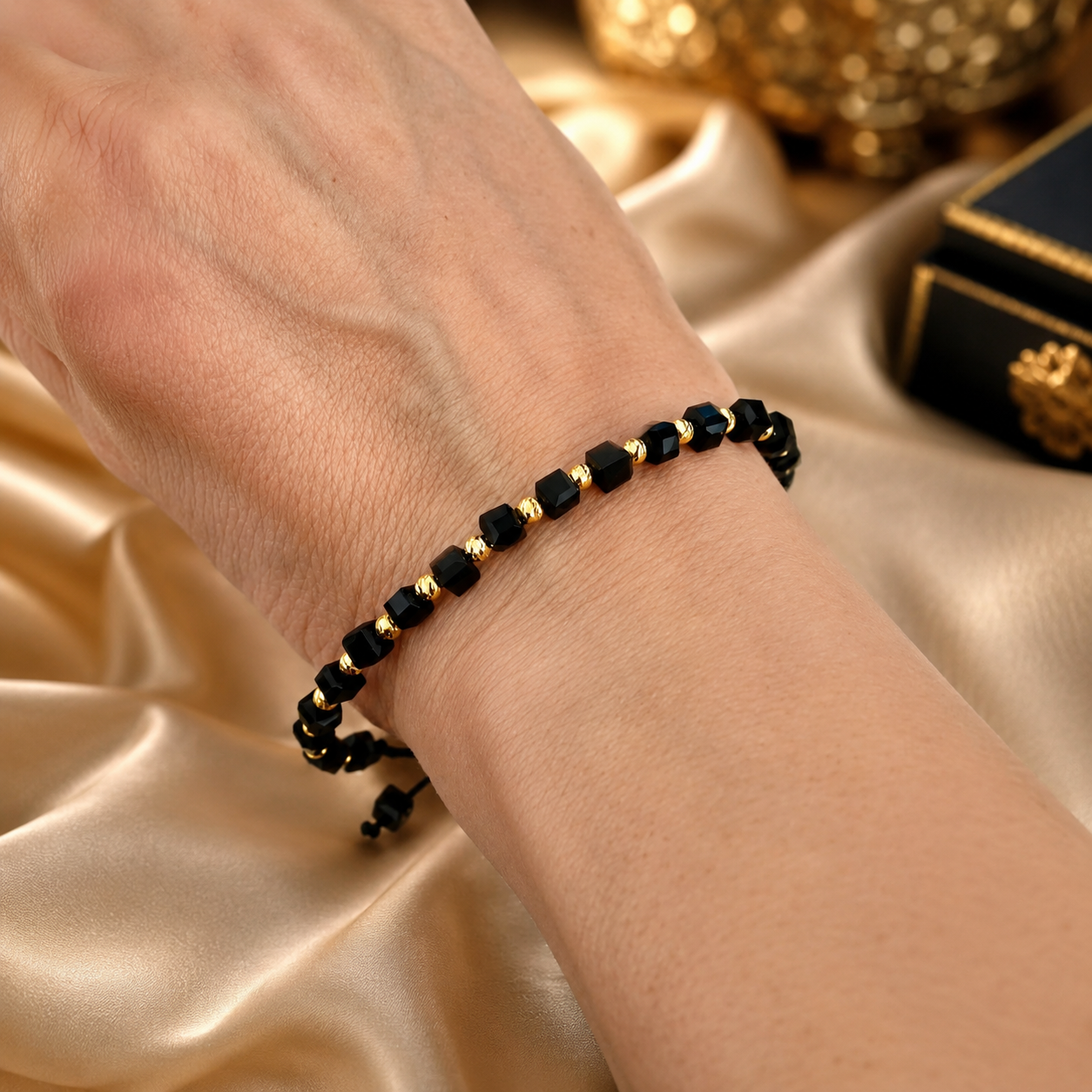 Brățară Unisex Handmade din Argint 925 Placat cu Aur 14K, 21 Biluțe – Reglabilă pe Șnur, Design Elegant Minimalist – Livrare Rapidă în România | InfinityBijoux. BS1