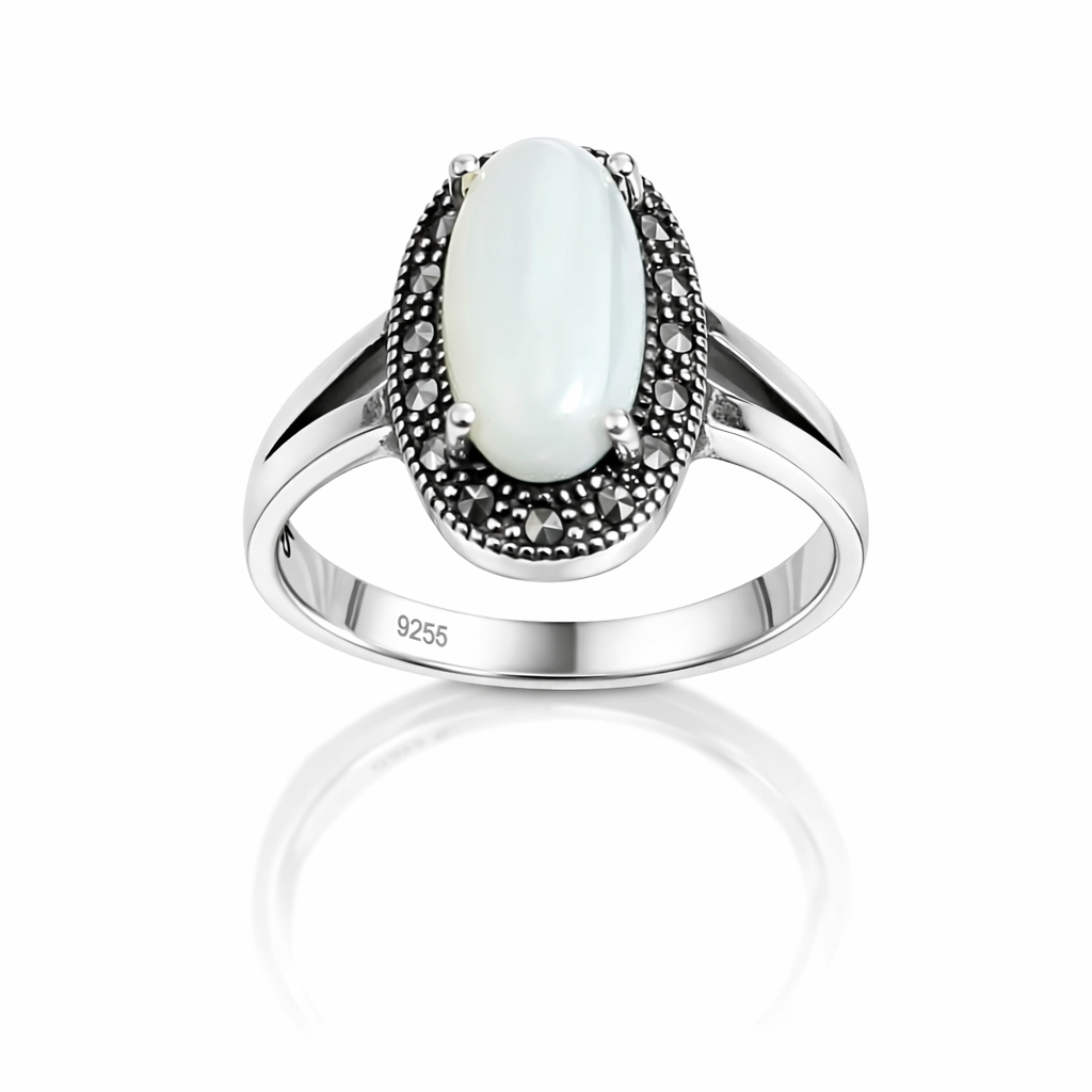 Inel din Argint 925 cu Piatră de Lună Albă Ovală și Marcasite – Design Vintage Elegant, 14x7 mm. id513
