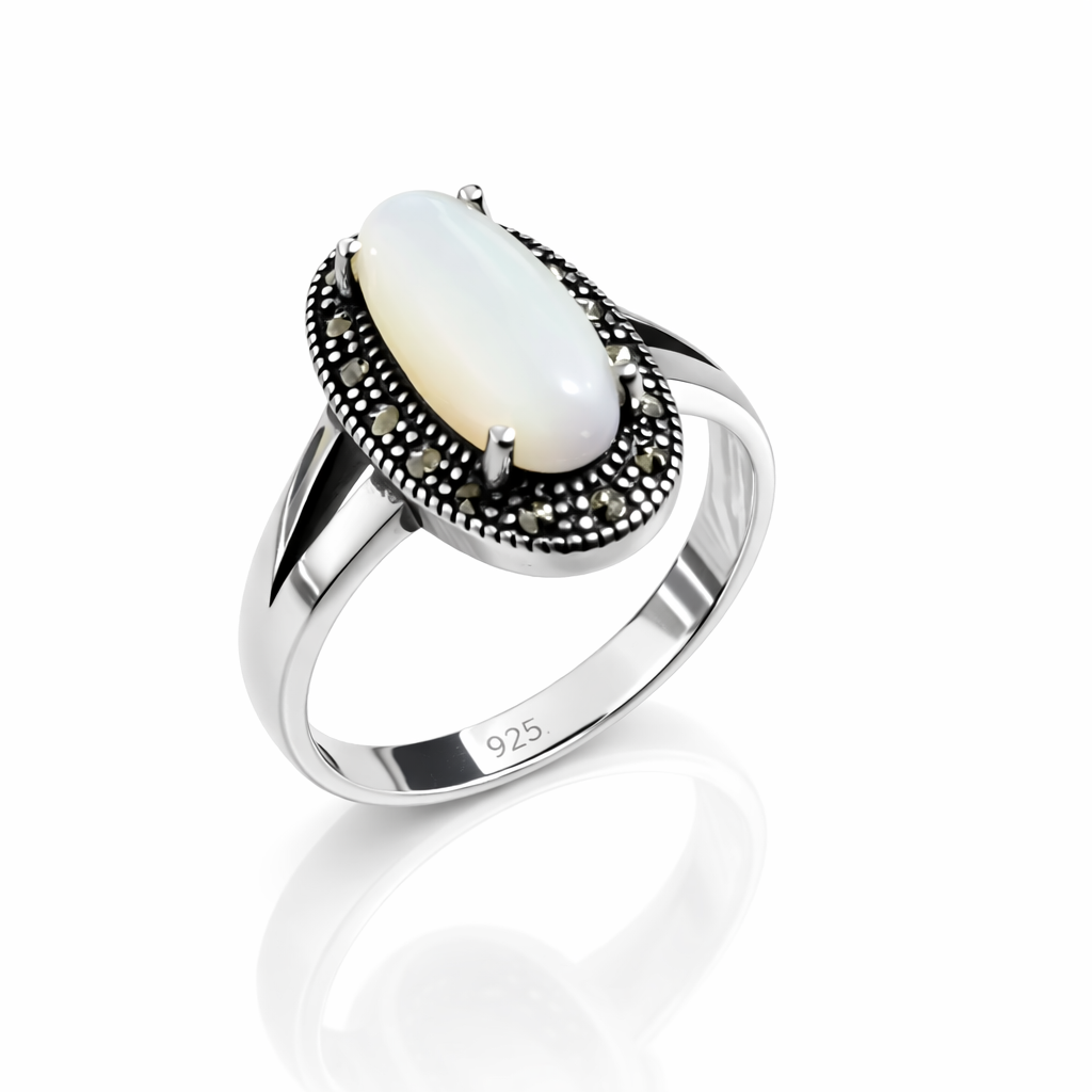 Inel din Argint 925 cu Piatră de Lună Albă Ovală și Marcasite – Design Vintage Elegant, 14x7 mm. id513