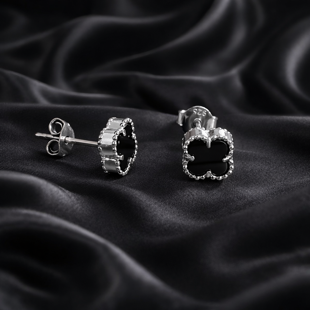 Cercei Argint 925 Rodiat Trifoi cu Sidef Negru 8 mm Eleganti Inchidere Surub Cadou Cutie Bijuterii Romania. CD376