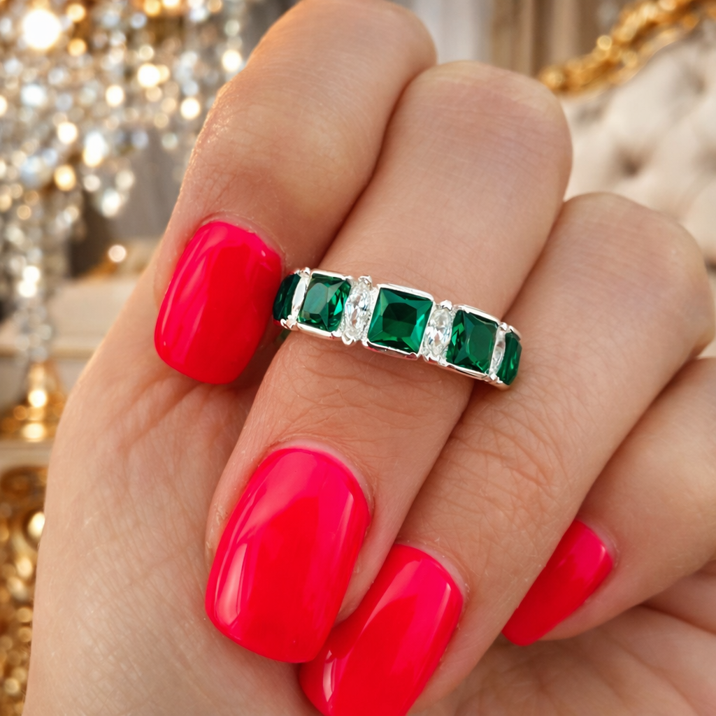Inel Argint 925 cu Zirconii Verzi Smarald – Design Elegant Tip Eternity, Lățime 5 mm, Model Lux InfinityBijoux România. ID478