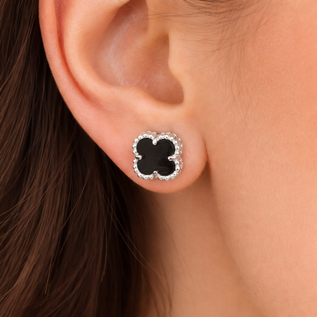 Cercei Argint 925 Rodiat Trifoi cu Sidef Negru 8 mm Eleganti Inchidere Surub Cadou Cutie Bijuterii Romania. CD376