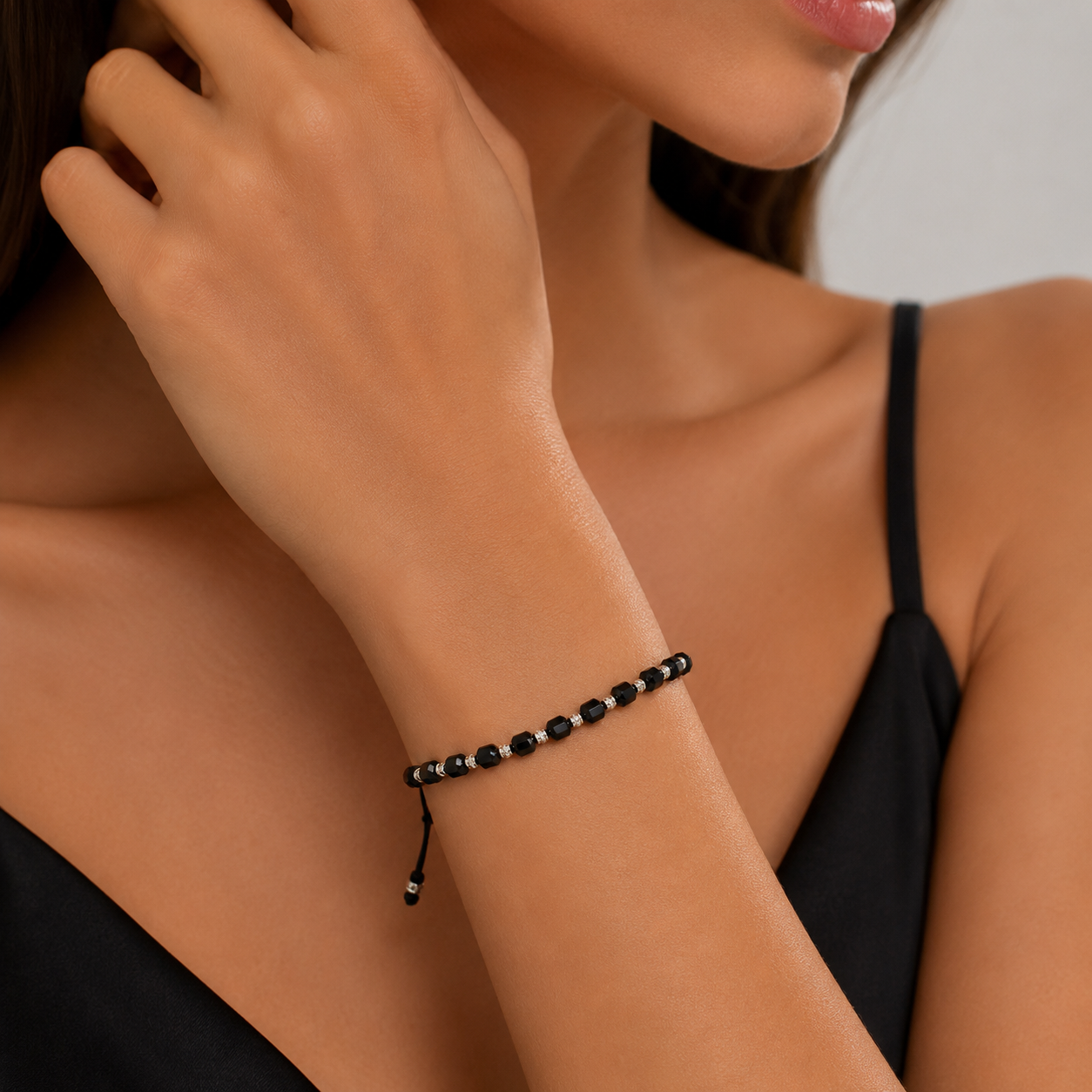 Brățară Unisex Handmade din Argint 925 cu 21 Biluțe și Șnur Reglabil – Eleganță Minimalistă și Energie Pozitivă. BS1