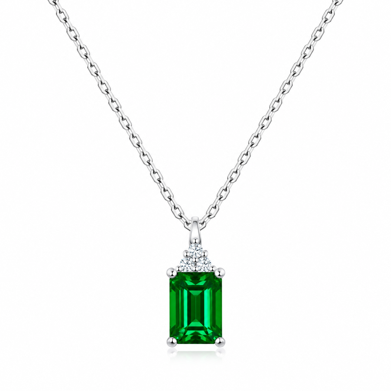 Colier din Argint 925 cu Pandantiv Verde Emerald și Zirconii – Eleganță Rafinată și Strălucire Atemporală. C233