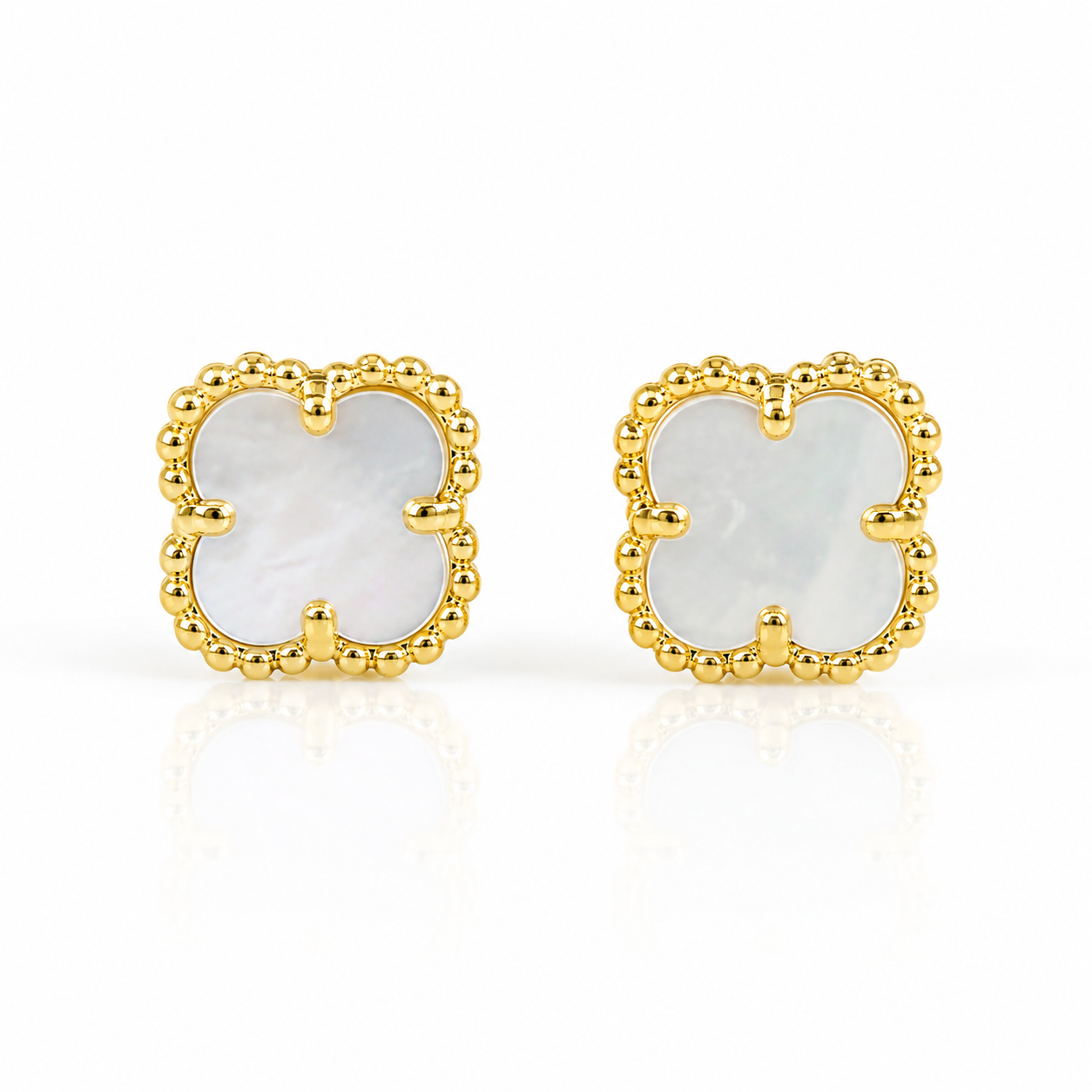 Cercei Trifoi din Argint 925 Placat cu Aur 14K și Sidef Alb, Model Elegant Tip Van Cleef, 6 mm. CD388