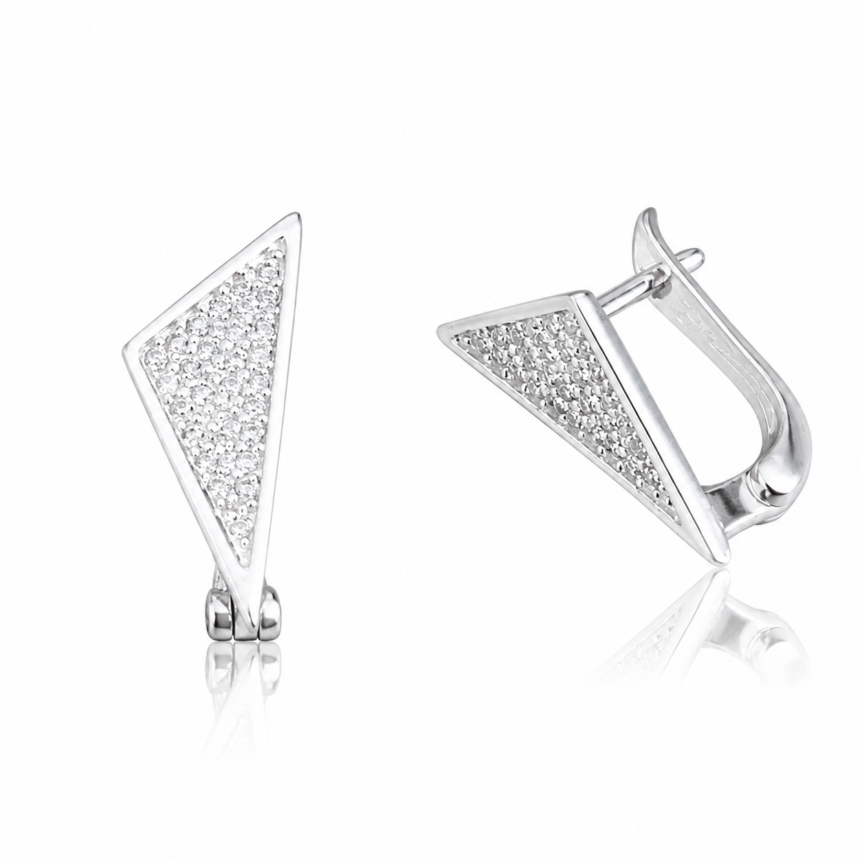 Cercei Triunghiulari din Argint 925 cu Zirconii – Design Geometric Modern 17x6 mm, Eleganță Minimalistă Premium. CD576