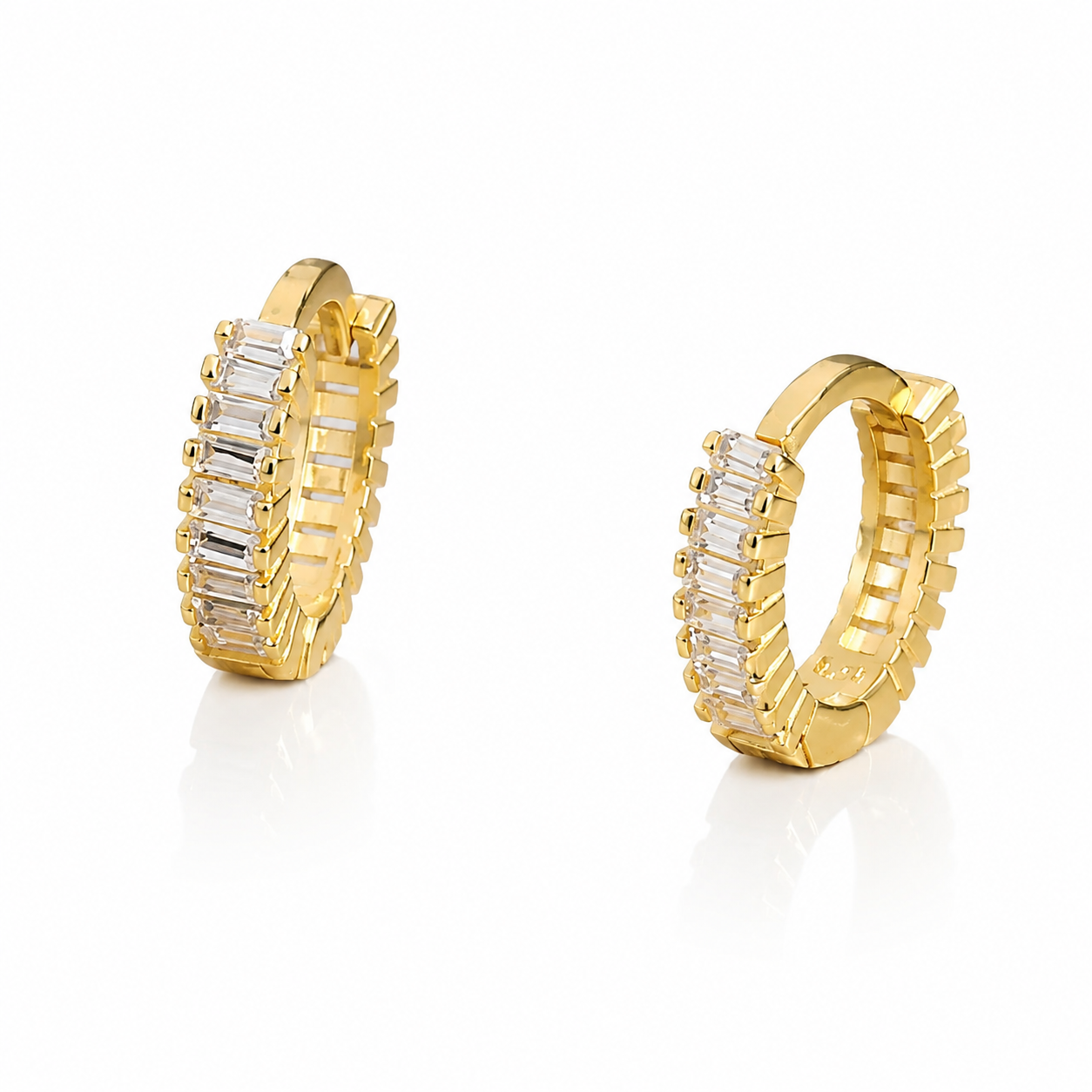 Cercei Premium din Argint 925 Placat cu Aur 14K și Zirconii Baguette – Cercei Eleganți Damă Luxury 13 mm. CD505
