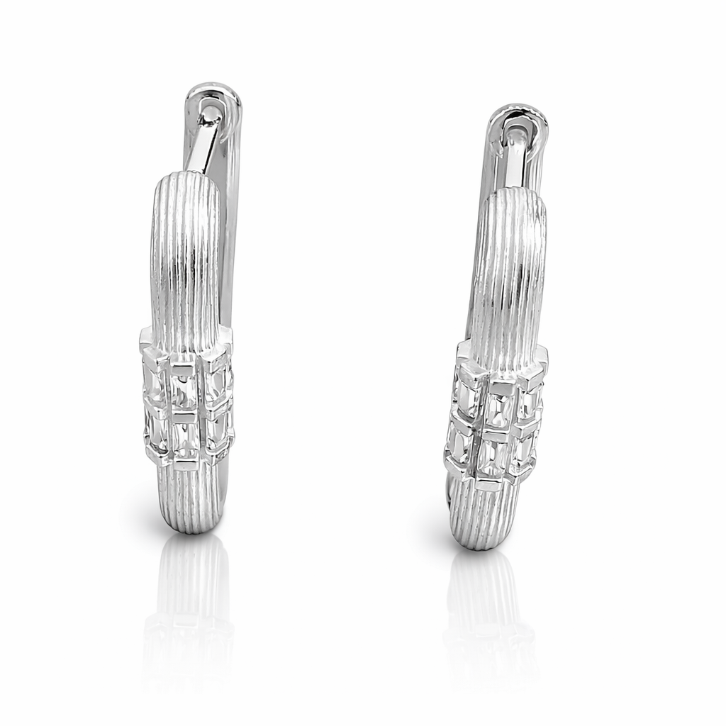 Cercei din Argint 925 „Luminis Recta” – Cercei Eleganți cu Design Striat și Accente Strălucitoare. CD541