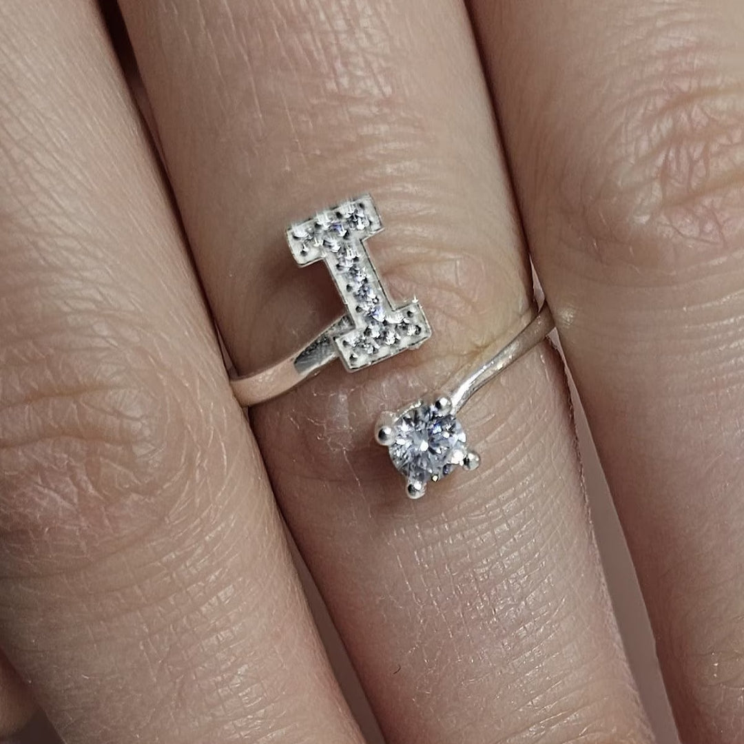 Inel reglabil cu initiala i din argint 925