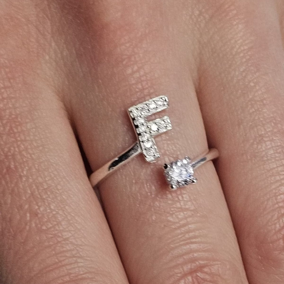 Inel reglabil cu initiala F din argint 925