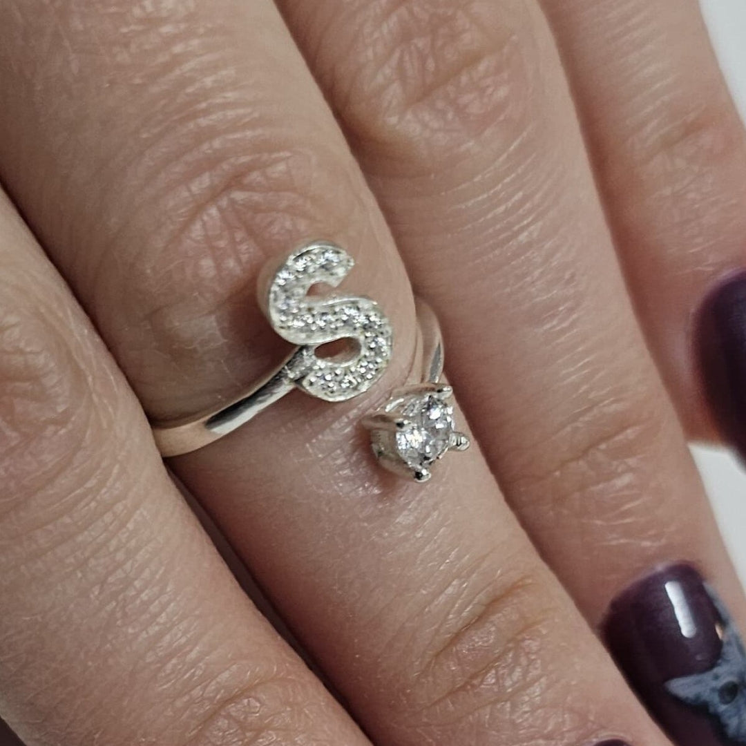 Inel reglabil cu initiala S din argint 925