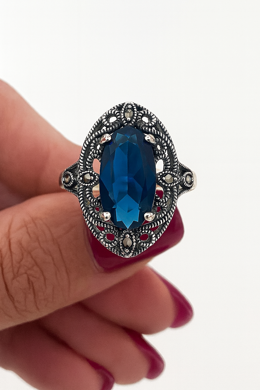 Inel Statement din Argint 925 cu Marcasite și Piatra Centrală Albastru Safir mărimea 22