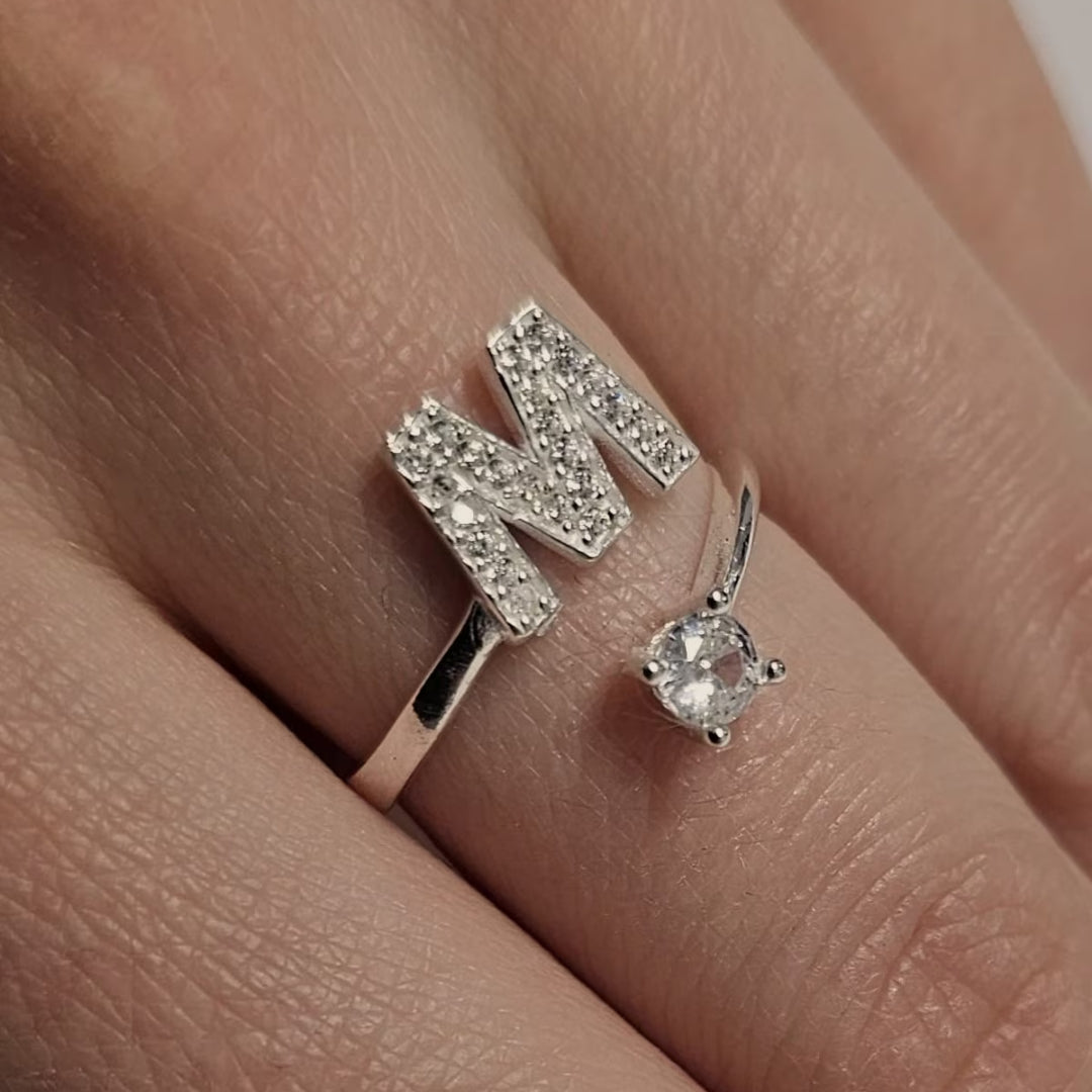 Inel reglabil cu initiala M din argint 925