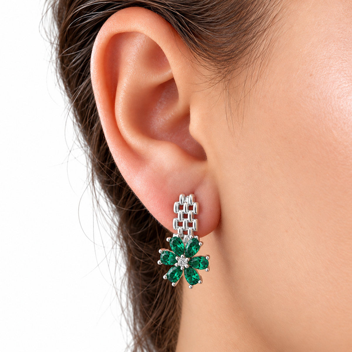 Cercei damă din Argint 925 „Smaraldia” – Flori cu Pietre Verde Smarald, Eleganță Regală. CD498