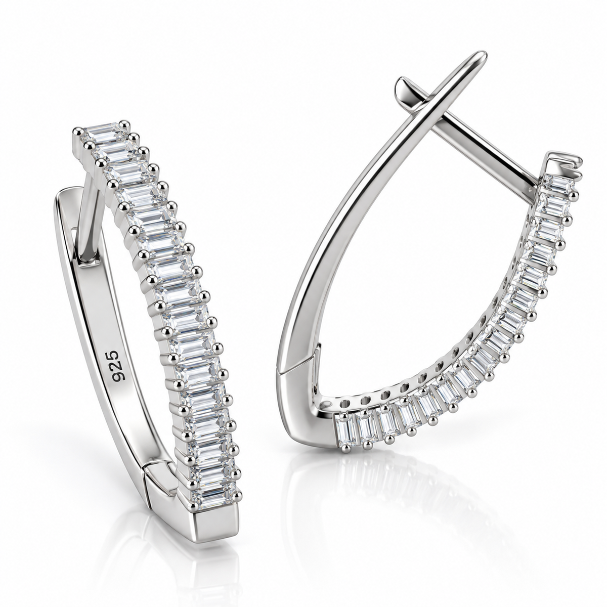 Cercei Argint 925 Baguette Elegance – Design Curbat cu Pietre Strălucitoare, 2,5 cm. CD694