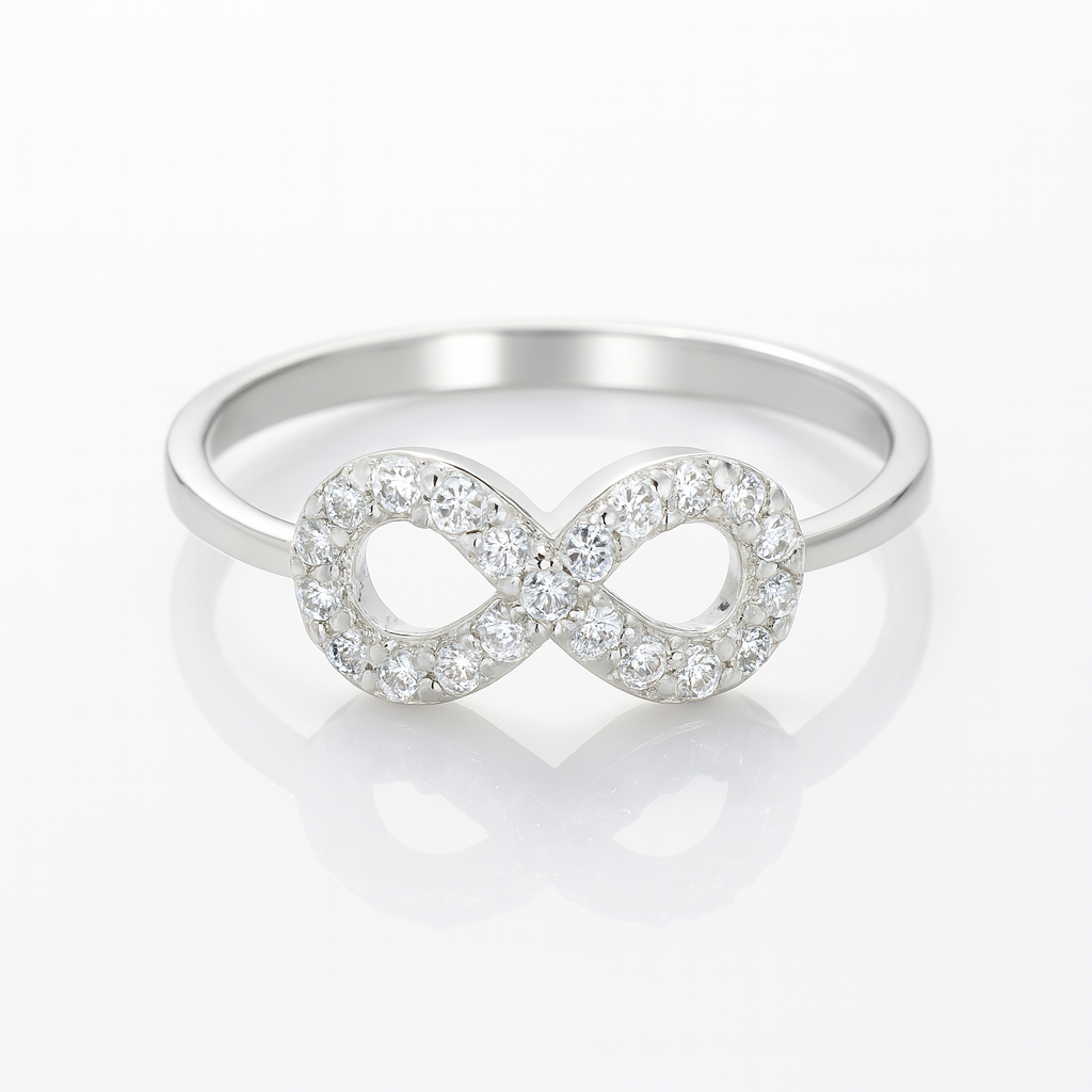 Inel argint 925 cu simbol infinit și detalii strălucitoare din zirconiu, perfect ca bijuterie de cadou sau semn al iubirii infinite.