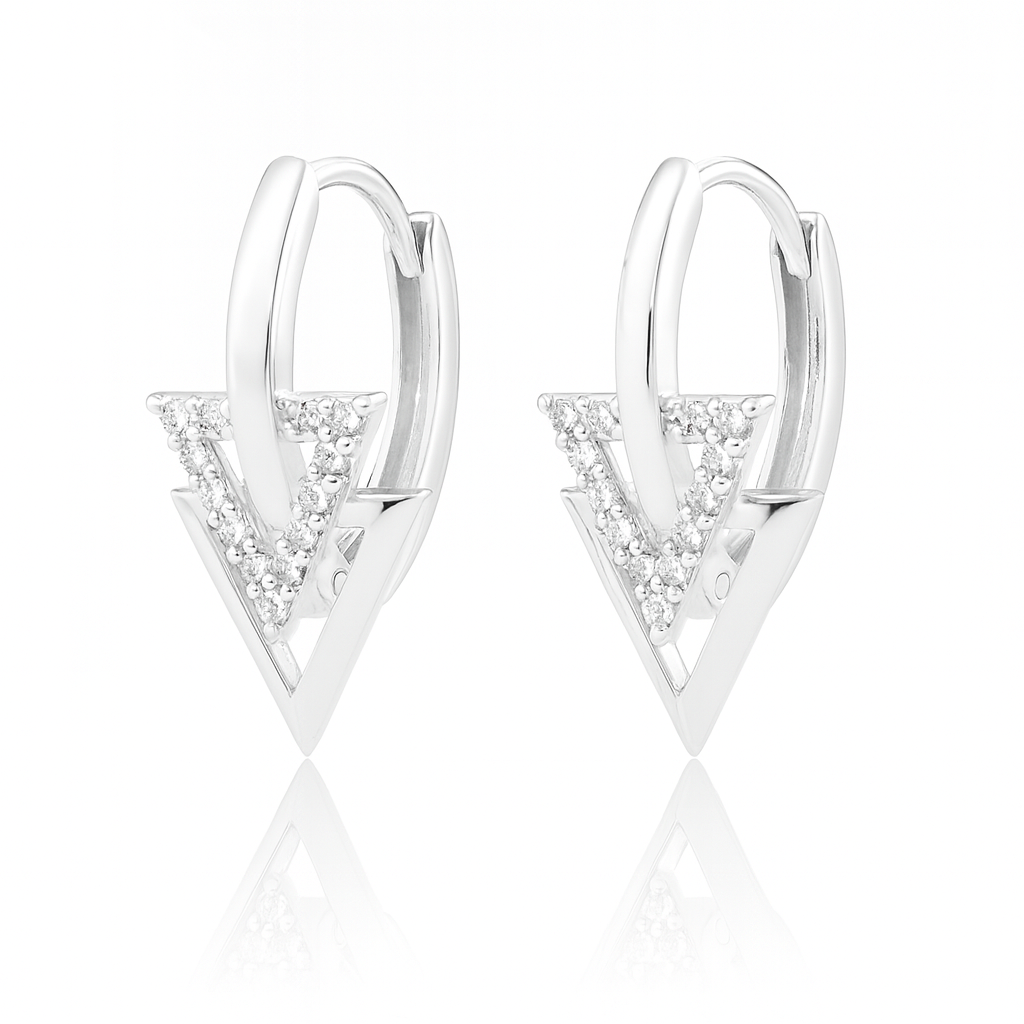 Cercei din argint 925 cu zirconii strălucitoare – design triunghiular, simbol al echilibrului feminin
