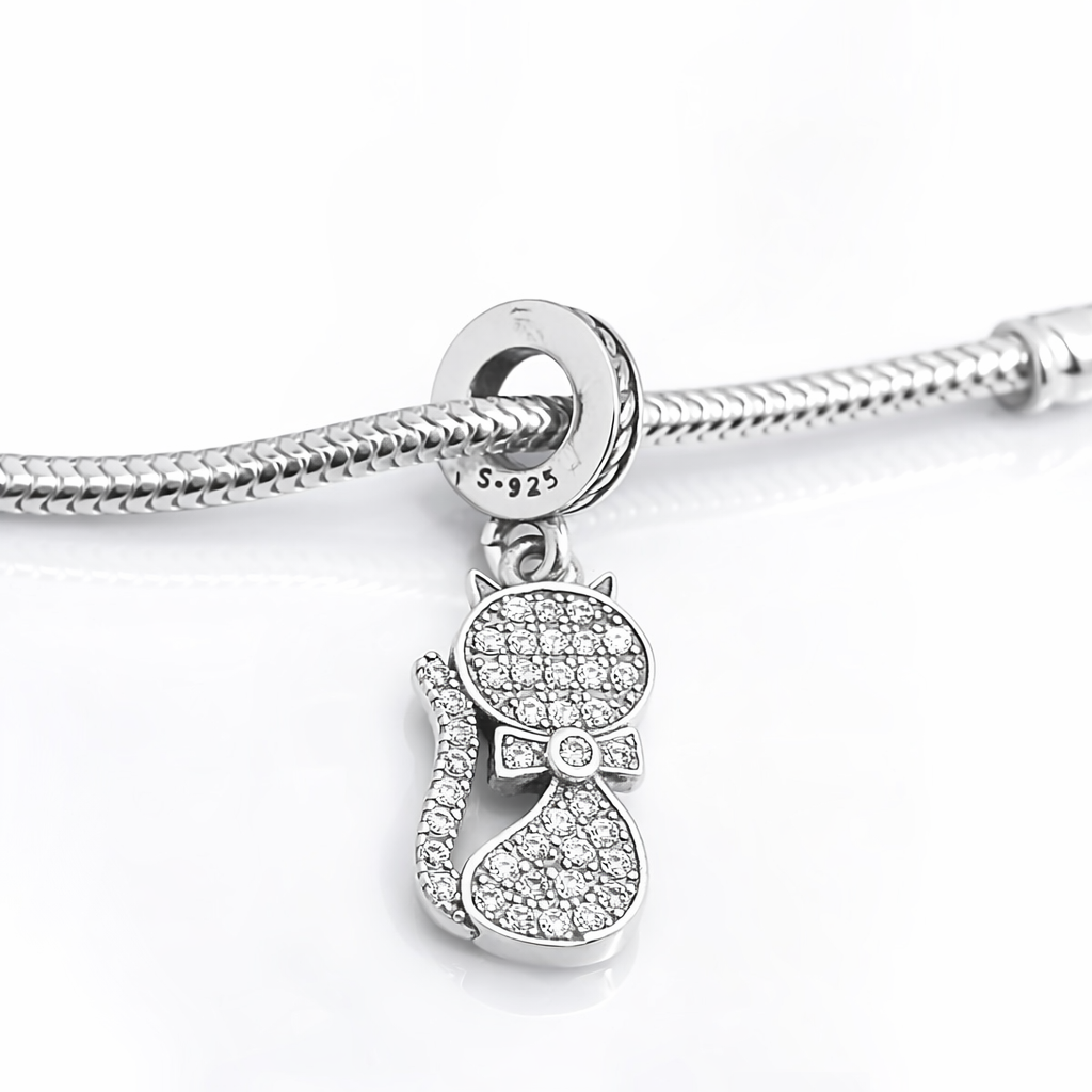 Charm Pisică Argint 925 cu Zirconii Albe Strălucitoare – Pandantiv Elegant 3.6 cm pentru Brățări Tip Pandora
