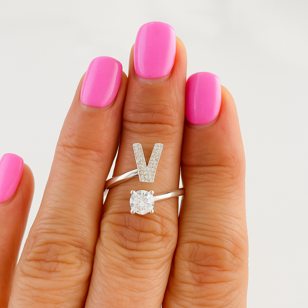 Inel reglabil din argint cu inițială – bijuterie elegantă personalizată din argint 925, mărime universală, cutie cadou inclusă. ID10