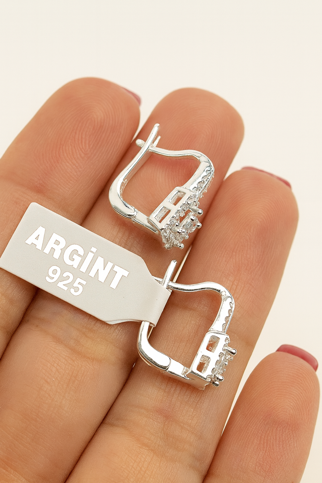 Cercei din Argint 925 Square Elegance cu ZirconiI, Design Geometric și Strălucire Premium