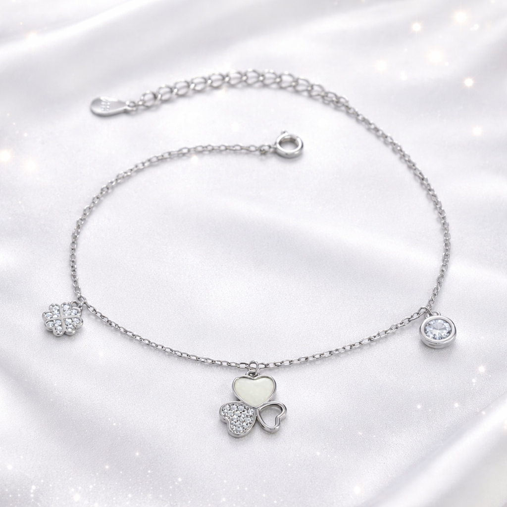 Brățară din Argint 925 Rodiat „Charm Elegance” – Trifoi 12 mm, Inimioare cu Zirconii & Sidef, Reglabilă 17+3 cm. BD418