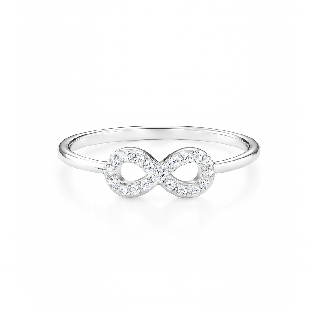 Inel infinit din argint 925 cu zirconii strălucitoare, simbol al iubirii eterne și al conexiunii sufletești, fotografie pe fundal alb lucios