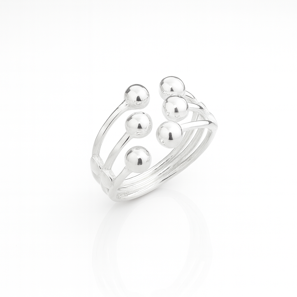 Bijuterie din argint 925 – inel reglabil cu biluțe, simbol al echilibrului și rafinamentului, imagine de prezentare profesională.