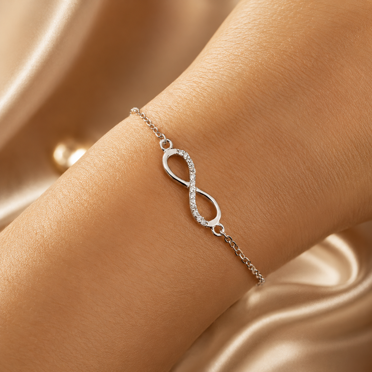 Brățară Infinity din Argint 925 Rodiat cu Zirconii – Simbolul Iubirii Infinite și al Eleganței Fine. BD435