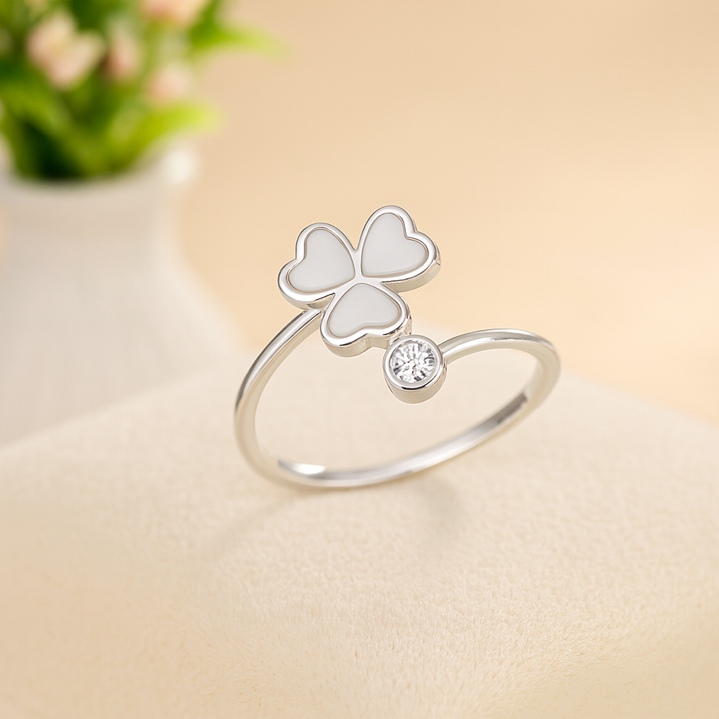 Inel Reglabil Trifoi cu Email Alb din Argint 925 Rodiat, Design Elegant