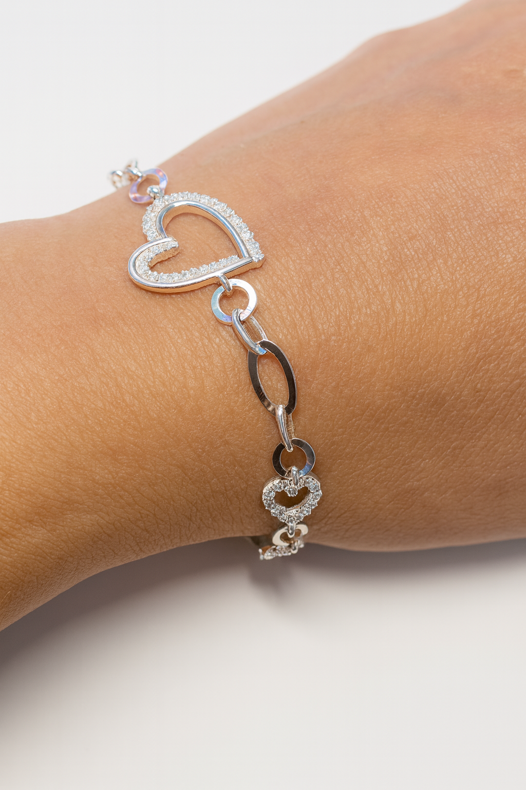 Brățară Argint 925 Eternal Hearts cu Inimi Strălucitoare