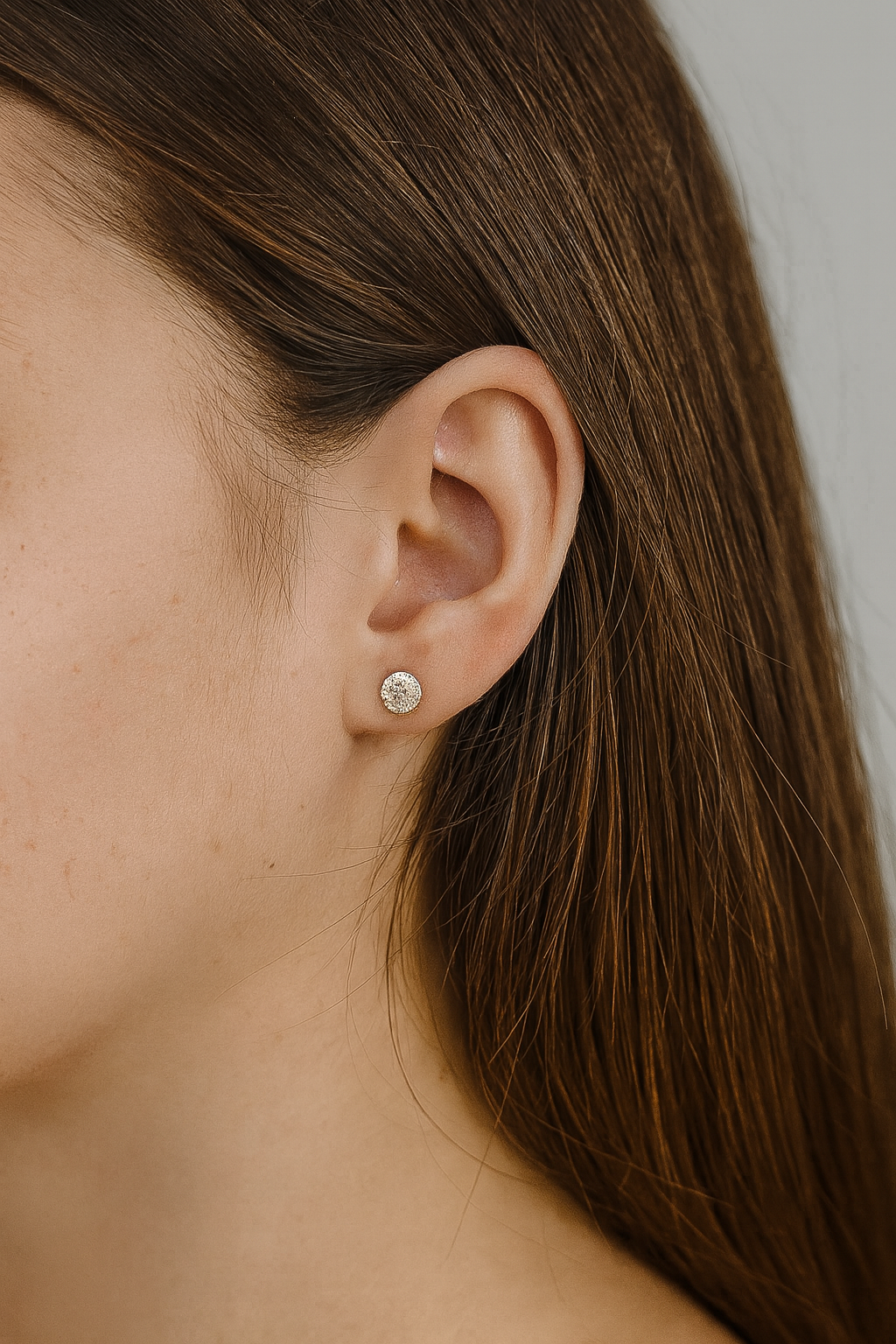 Cercei din argint 925 placat cu aur de 14K, închidere tip șurub, cu zirconii strălucitoare