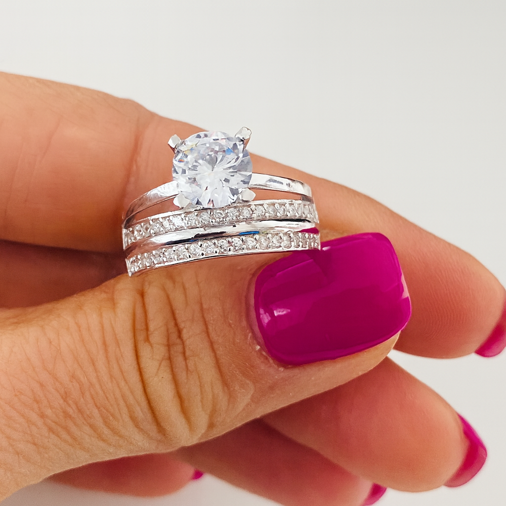 Inel „Eterna Promisiune” din argint 925 cu piatră strălucitoare, finisaj lucios, fundal alb, bijuterie elegantă verificată și marcată ANPC, cutie cadou inclusă, IN MANA