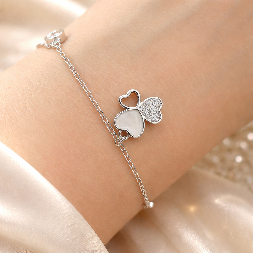Brățară din Argint 925 Rodiat „Charm Elegance” – Trifoi 12 mm, Inimioare cu Zirconii & Sidef, Reglabilă 17+3 cm. BD418