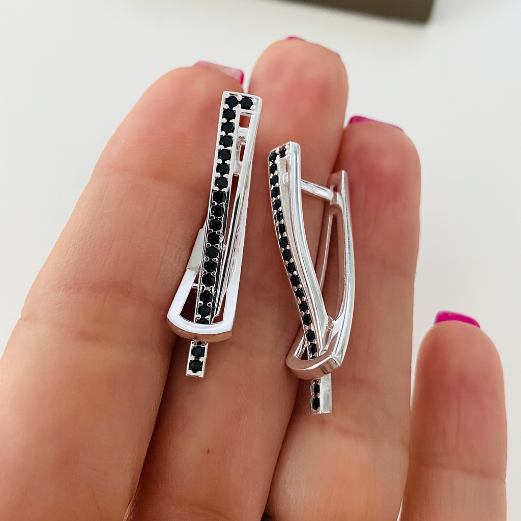 Cercei din argint 925 cu pietre negre, design modern geometric