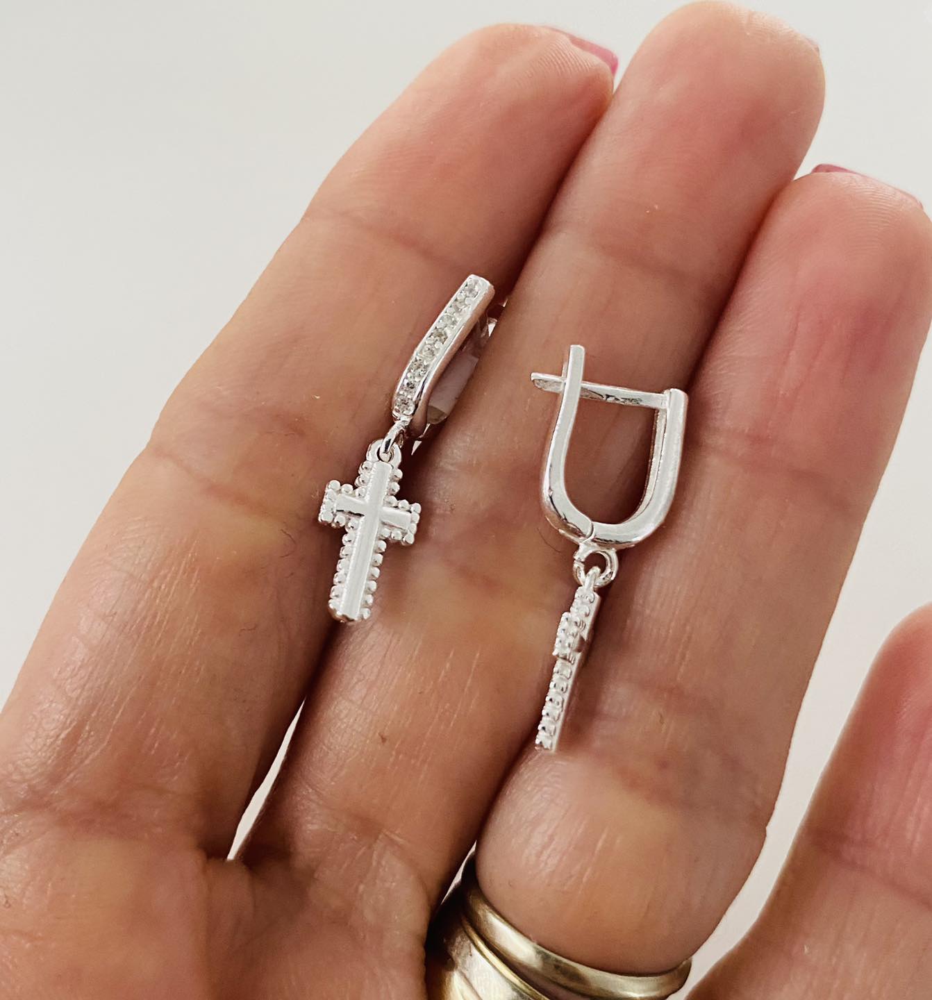 Cercei cu tortita din argint 925 cu cruce Have Faith