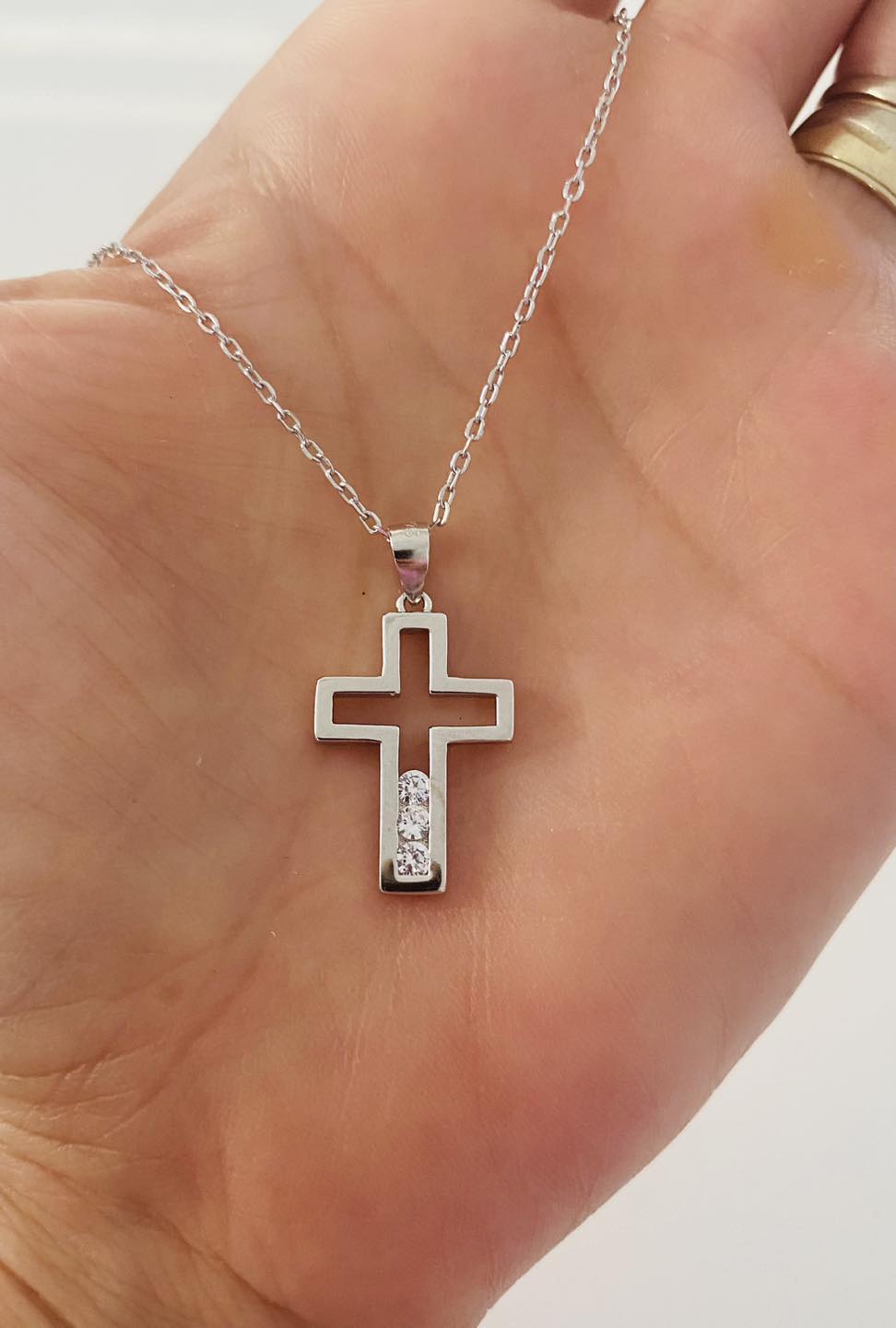 Colier din Argint 925 cu Pandantiv Cruce și Cristale Zirconiu