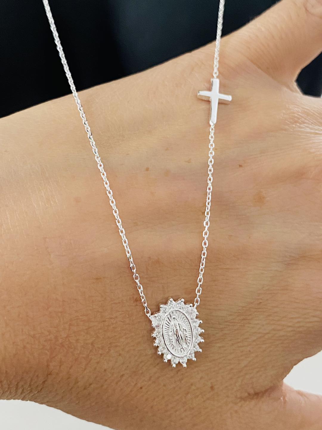 Colier din Argint 925 cu Medalion Fecioara Maria și Cruce, Elegant și Rafinat