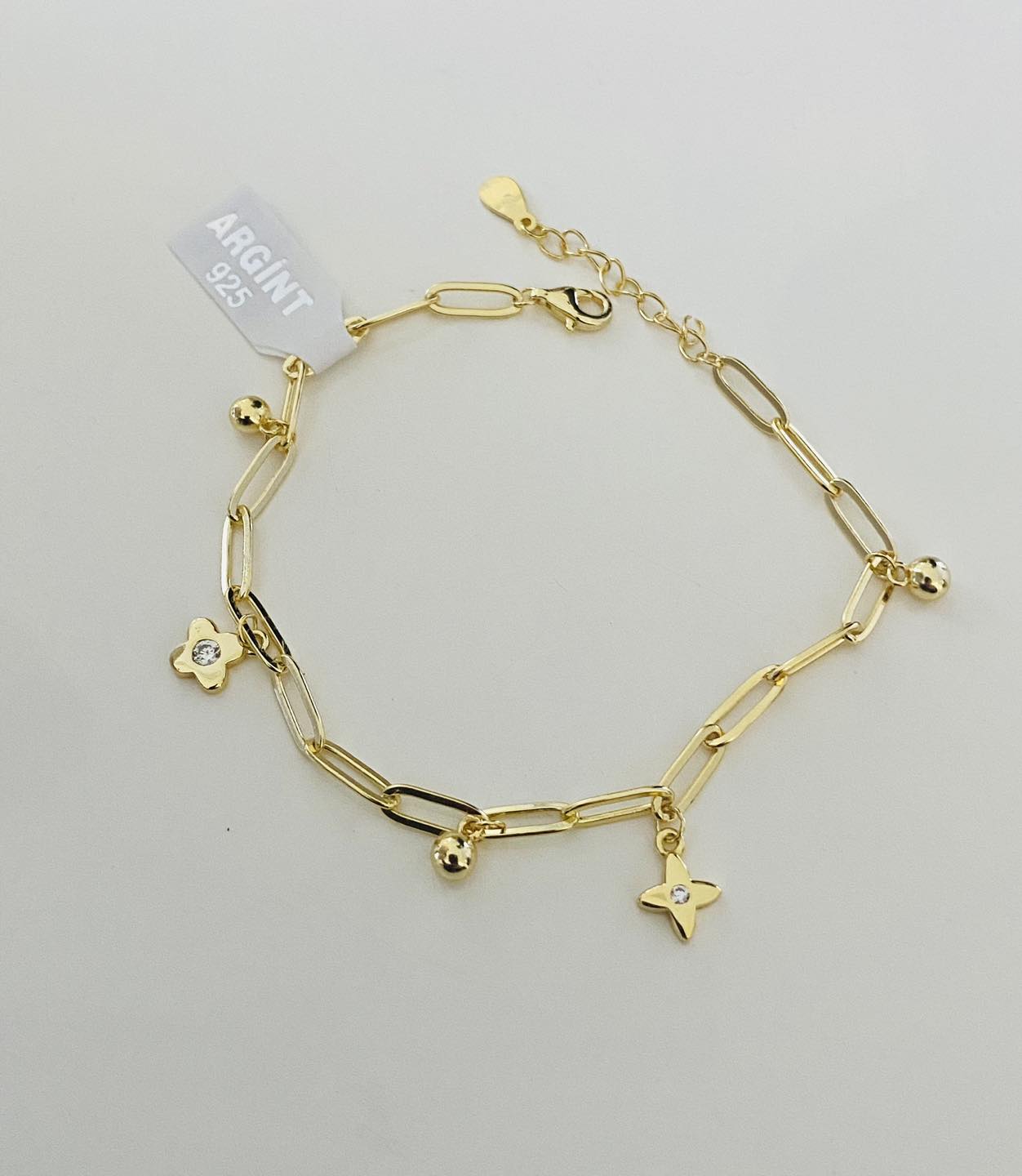 Brățară rafinată cu charmuri florale și stea din Argint 925 placat cu aur 14K, colecția Infinity Bijoux