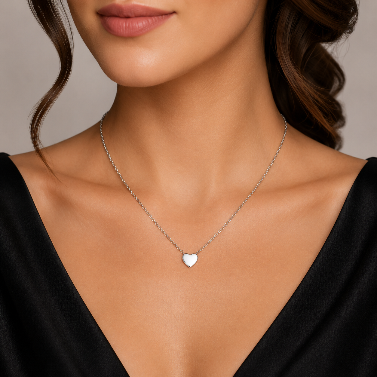 Colier Inimă din Argint 925 – Elegant, Minimalist, Lănțișor Reglabil 41+5 cm, Pandantiv 7 mm – Cadou Ideal pentru Femei | Infinity Bijoux România. C239