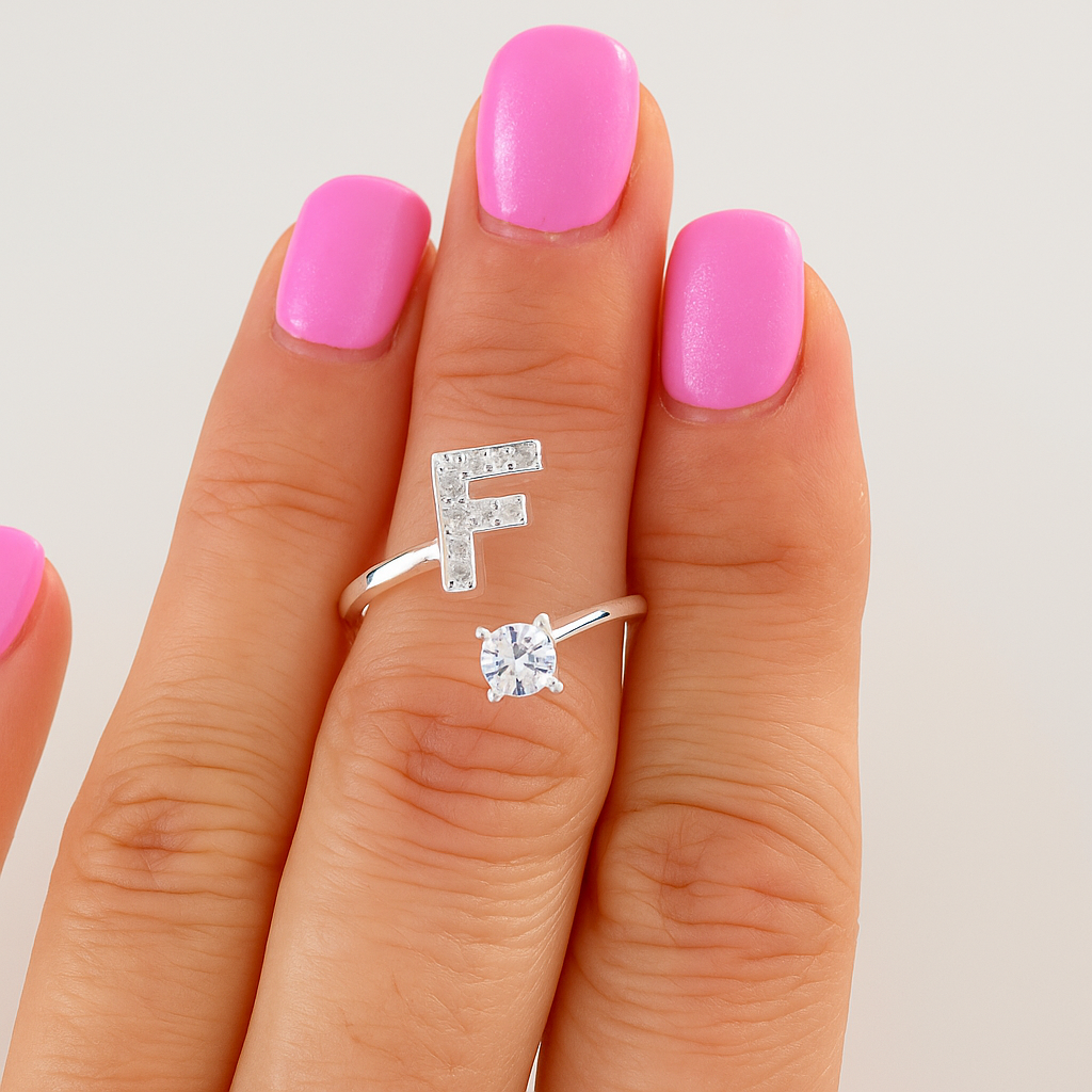 Inel reglabil din argint cu inițială – bijuterie elegantă personalizată din argint 925, mărime universală, cutie cadou inclusă. ID10