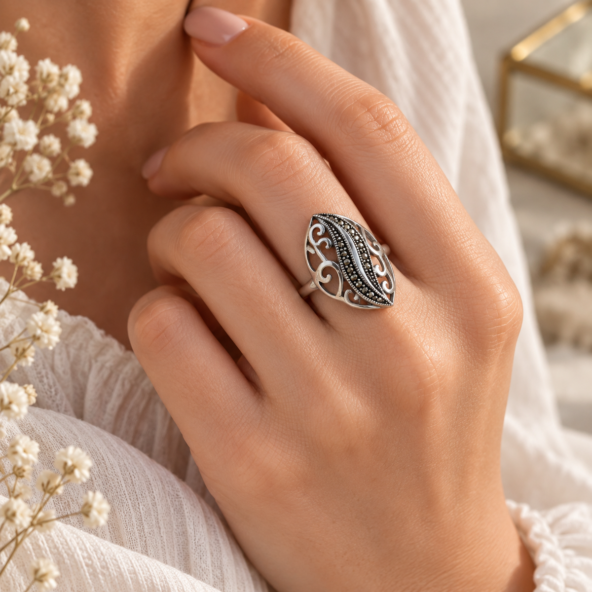 Inel din argint 925 cu marcasite „Arabescul Eleganței” – model ajurat, 25 × 18 mm. ID573