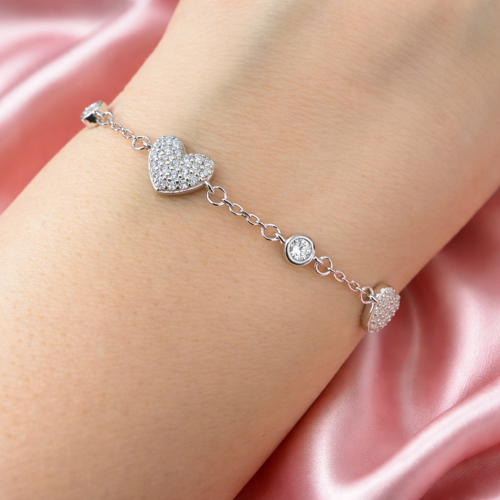 Brățară Argint 925 Rodiat „Trinity Hearts” – Eleganță Strălucitoare cu Inimi Pavé. BD395