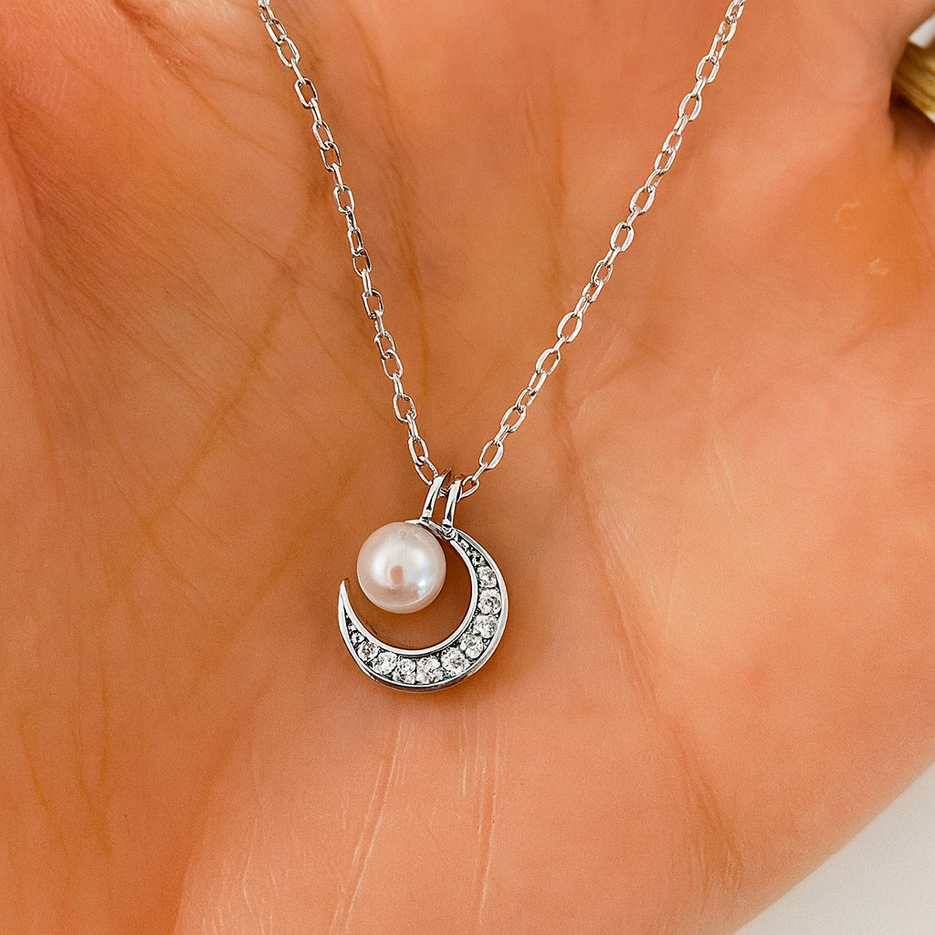Colier din Argint 925 Rodiat cu Lună și Perlă Naturală, Eleganță Celestă