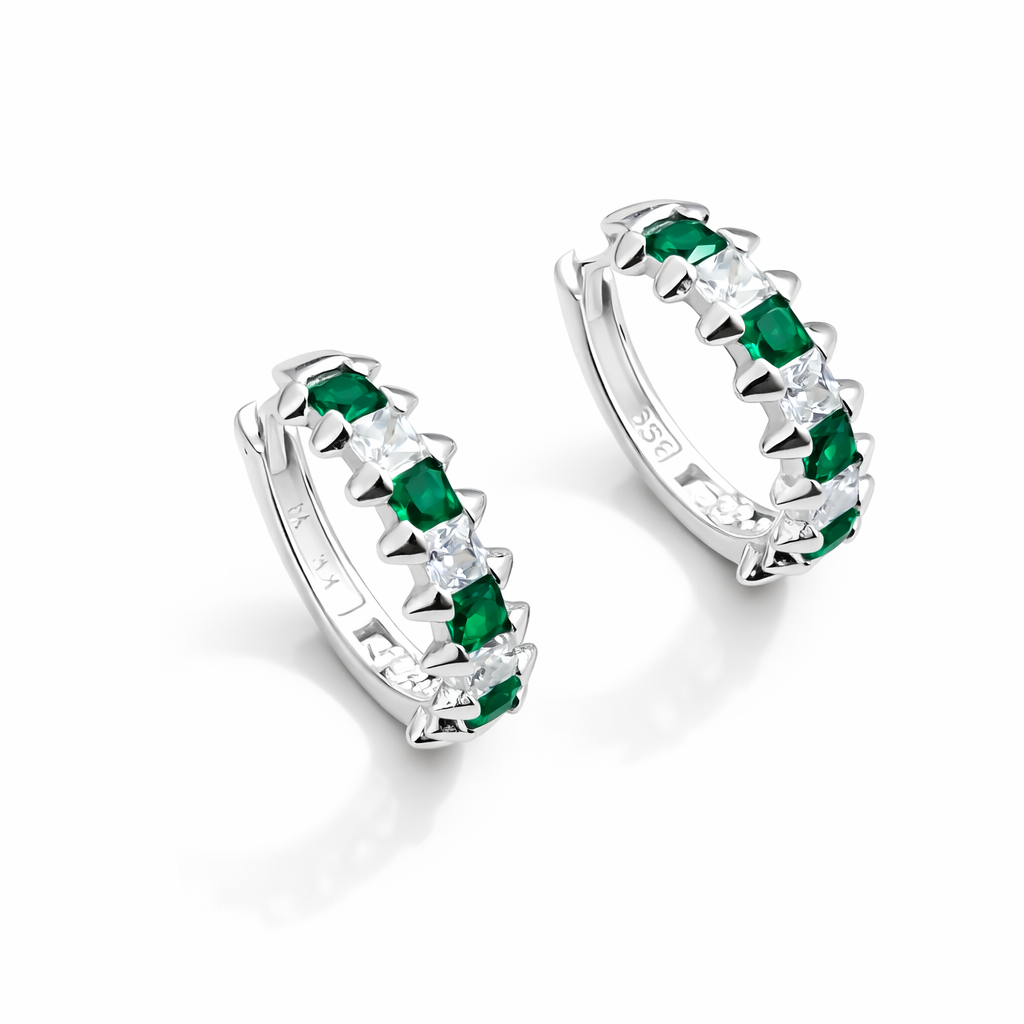 Cercei Argint 925 cu Zirconii Verzi și Albe, 14 mm – Eleganță Modernă, Finisaj Premium. CD524