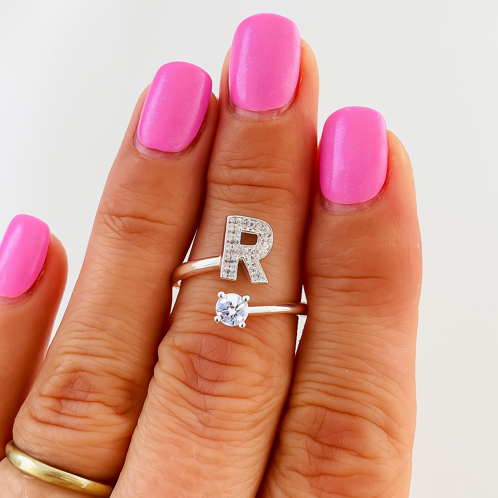 Inel reglabil din argint cu inițială – bijuterie elegantă personalizată din argint 925, mărime universală, cutie cadou inclusă. ID10