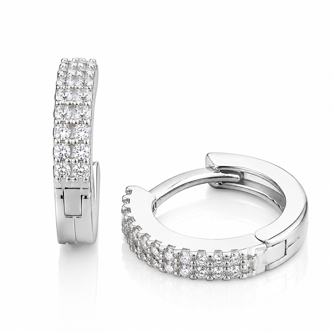 Cercei din Argint 925 „Strălucirea Domniței” – Creole Elegante cu Zirconii, Diametru 1.5 cm. CD606