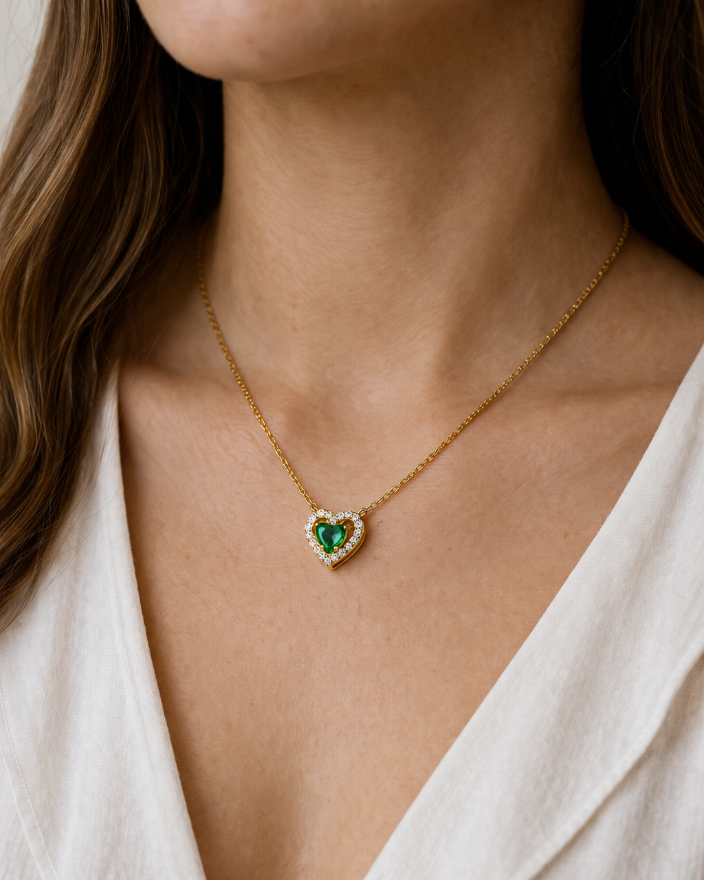 Colier Argint 925 Placat cu Aur 14K cu Pandantiv Inimă Verde 9 mm și Zirconii – Lănțișor Fin Reglabil 40+5 cm. C196