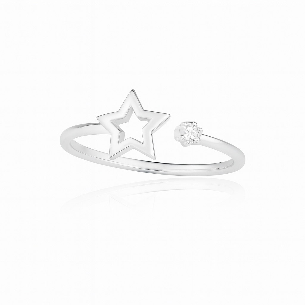 inel reglabil din argint 925 cu stea decupată și zirconiu strălucitor pe fundal alb 